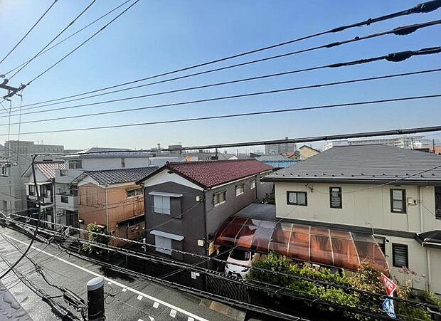 前面道路が8ｍと広いため、十分な日当たりを確保することができます。