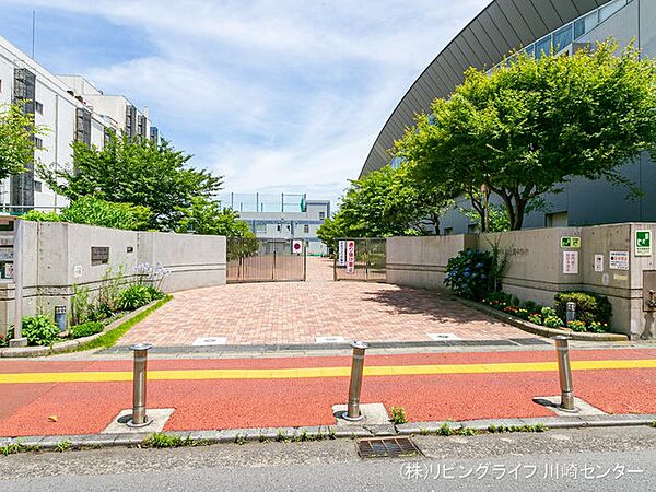 川崎市立富士見中学校　550ｍ