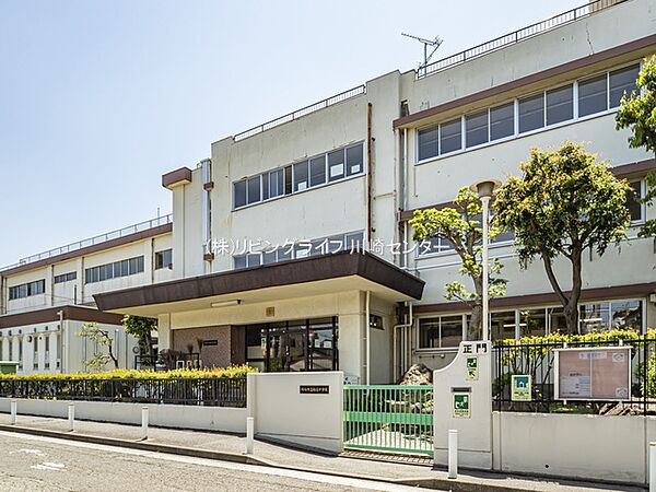川崎市立臨港中学校 620m