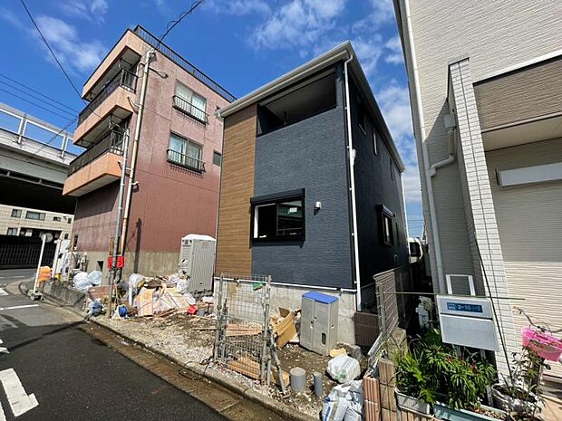 現地で広さのご体感ができます。図面と合わせてご説明しますので、お気軽にお問い合わせください。