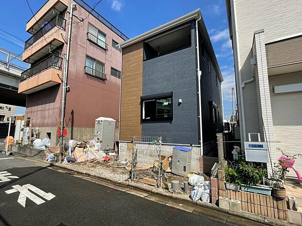 同じ工務店の完成見本や同ボリュームの完成物件もご案内しておりますので、お気軽にお問い合わせ下さいませ。