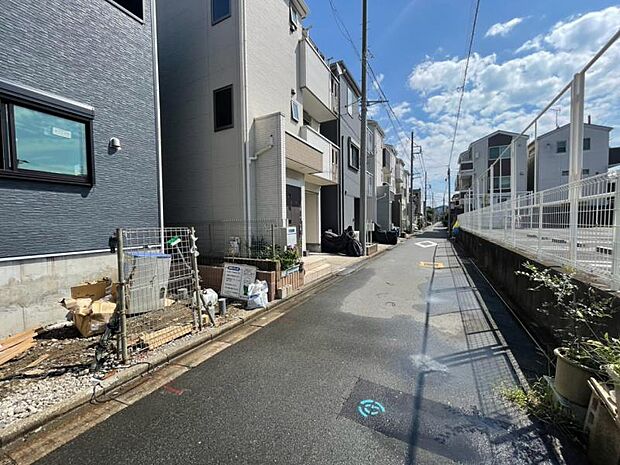 同じ工務店の完成見本や同ボリュームの完成物件もご案内しておりますので、お気軽にお問い合わせ下さいませ。