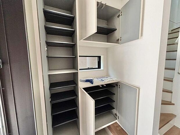 各部屋に収納が充実しており、整理整頓がしやすい設計です。