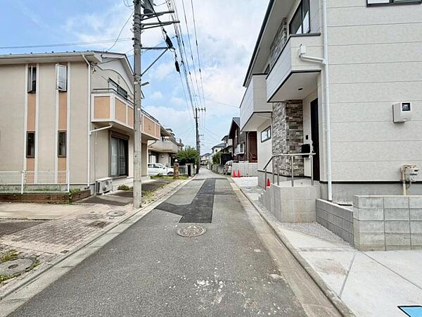 車通りが少なく、静かで安心して暮らせる環境です。