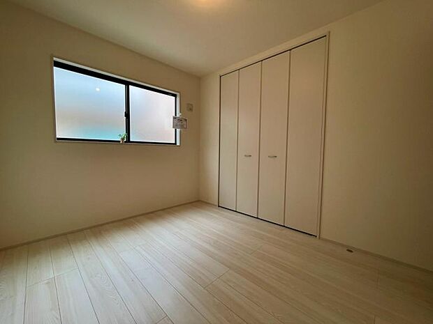 5.2帖の居室。形が整っており、家具配置のしやすい居室です。