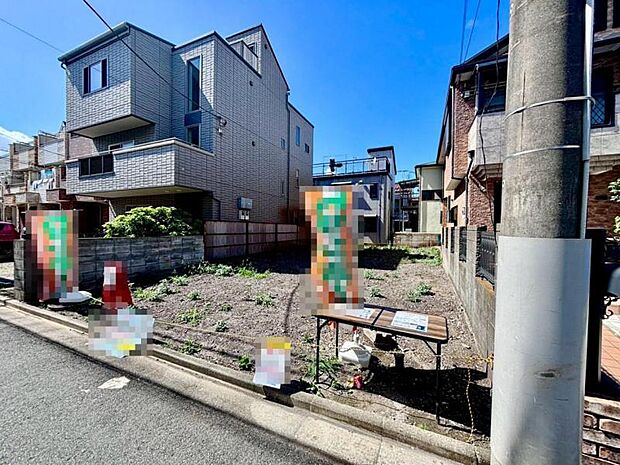 まだ更地ですが、現地で広さのご体感ができます。図面と合わせてご説明しますので、お気軽にお問い合わせください。