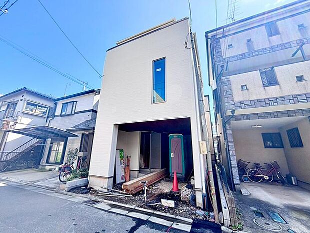 同じ工務店の完成見本や同ボリュームの完成物件もご案内しておりますので、お気軽にお問い合わせ下さいませ。