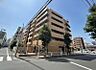 外観：落ち着いた色合いで、周囲の街並みに馴染む外観です。