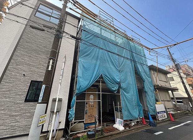 【凛】とした落ち着いたたたずまいのあなただけのお住まい。お友達などが遊びに来た時も自慢をしたくなる邸宅を創り出す外観デザインです。