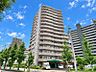 外観：すっきりとした外観が魅力の住まいです。シンプルながらも上品さを感じられる佇まいです。