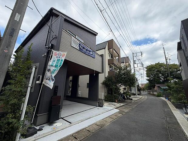 【凛】とした落ち着いたたたずまいのあなただけのお住まい。お友達などが遊びに来た時も自慢をしたくなる邸宅を創り出す外観デザインです。