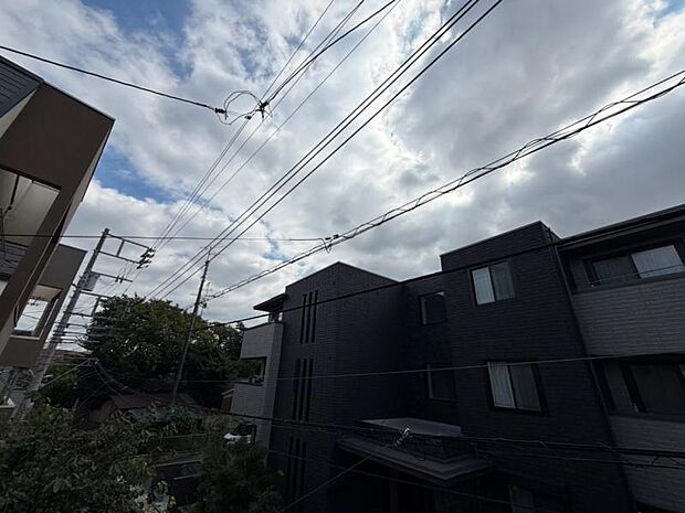 開放感のある眺望。陽光、風通しのよいワイドバルコニー。お洗濯物も乾かしやすいですね。