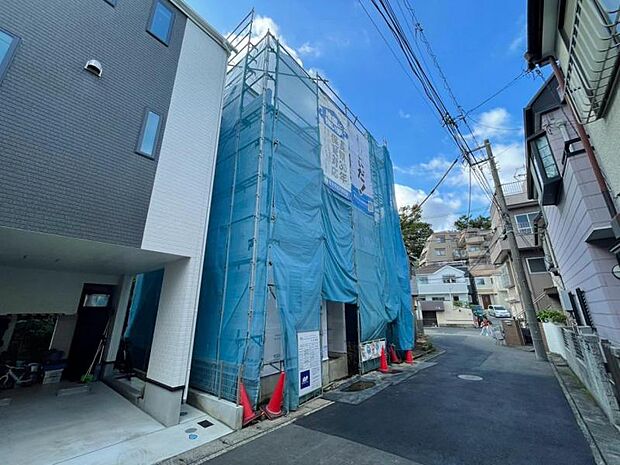 【凛】とした落ち着いたたたずまいのあなただけのお住まい。お友達などが遊びに来た時も自慢をしたくなる邸宅を創り出す外観デザインです。