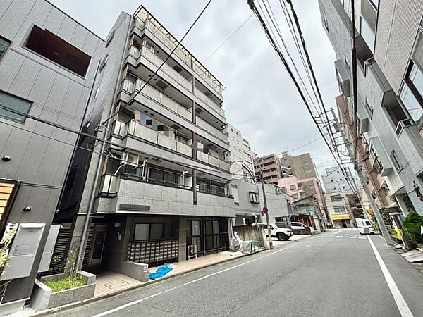 外観からも管理の行き届いた印象が伝わります。