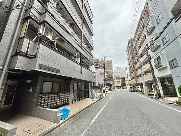 周辺道路が整備されており、生活動線もスムーズです。