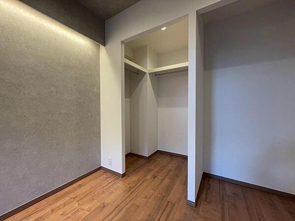 各部屋に備えられたクローゼット。普段使わないものを全部しまってしまえば、○○帖のお部屋の空間をたっぷり使うことが出来ます。