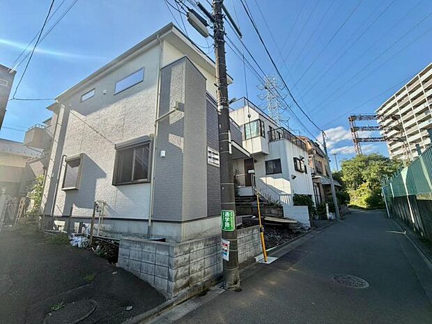 毎日の暮らしに寄り添う、優しい雰囲気の外観が魅力です。