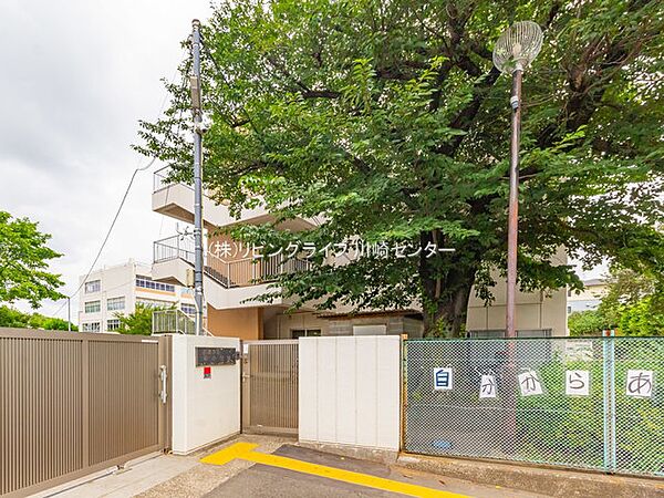 川崎市立平小学校　440ｍ