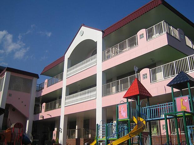 諏訪幼稚園 190m