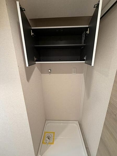 使い勝手の良い収納が豊富で、物が多くてもスッキリ片付けられます。