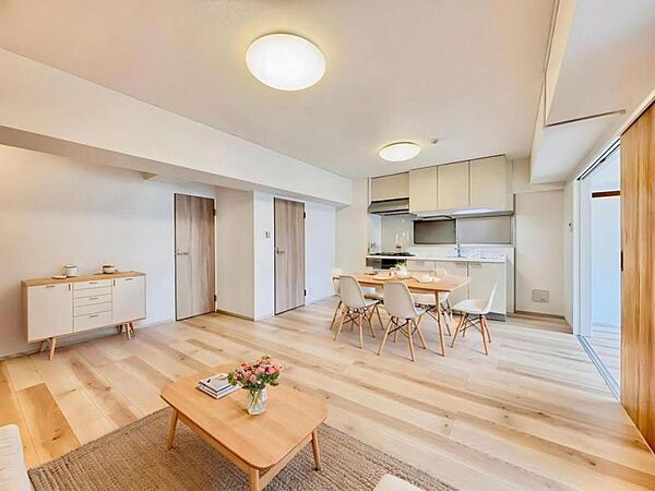 リビングとつながるお部屋は、お友達が遊びに来た時にも使えますし、ちょっと疲れた時にお昼寝できるのも嬉しいですね。