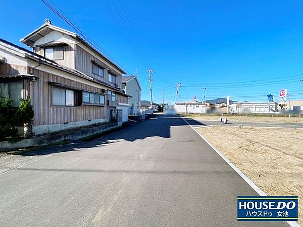 現地（2024年10月）撮影道路幅約5ｍ♪