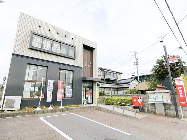 坂井輪郵便局 790m