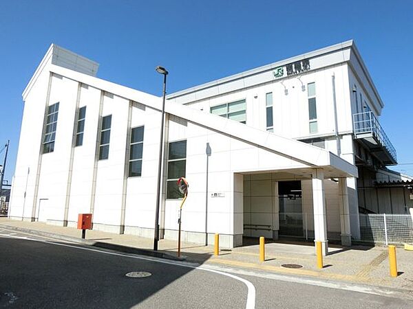 関屋駅 1590m