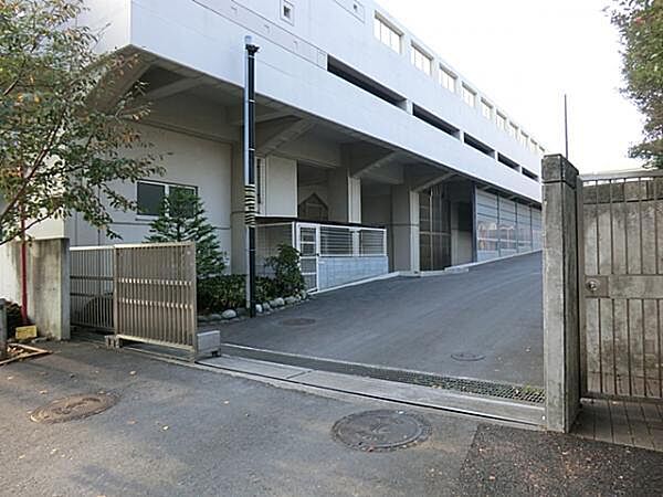 横浜市立岩崎中学校840ｍ