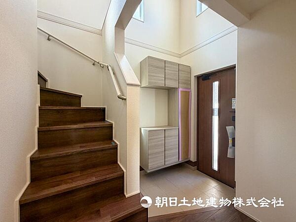 【玄関】子育世代の方のためにゆったりとした広さを確保しました。行ってきます！ただいま！おかえり！が心地いい
