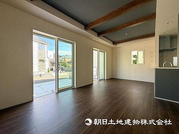 【リビング】家族との時間、自分の時間を大切にできる空間はここにあります。ご家族だんらんの時間をどうぞ！