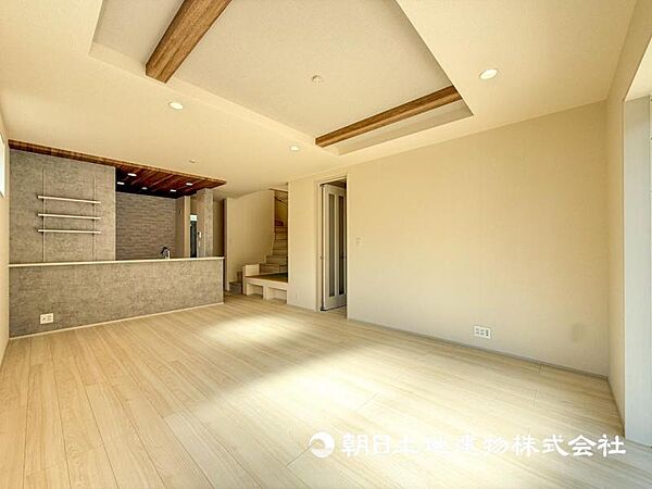 【リビング】家族だんらんの時間が増えそうなこだわりの空間！！大型の家具を配置しても余裕があります