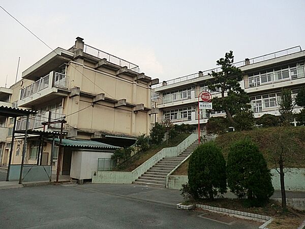 横浜市立岡津中学校1310m
