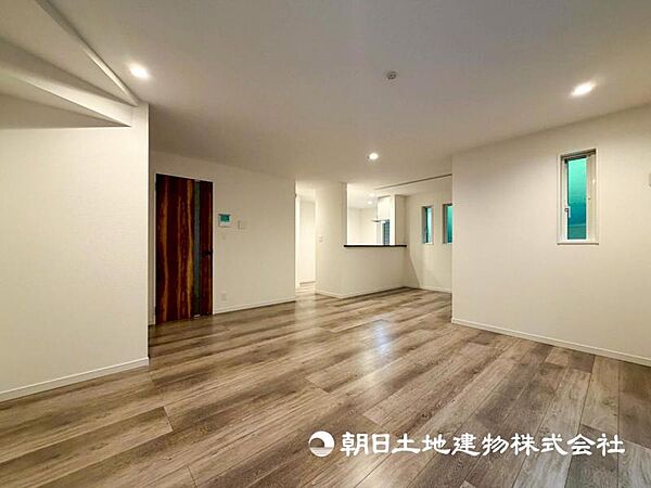 【リビング】家族との時間、自分の時間を大切にできる空間はここにあります。ご家族だんらんの時間をどうぞ！
