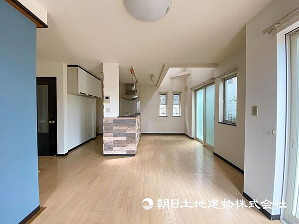 【リビング】家族との時間、自分の時間を大切にできる空間はここにあります。ご家族だんらんの時間をどうぞ！