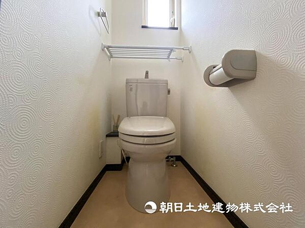 【トイレ】清潔感のあるホワイトのベースカラー！ご入居時から気持ちよくお使いいただけます。