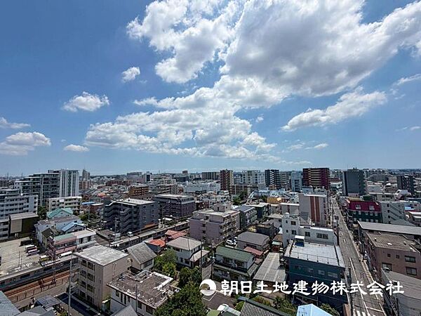 【バルコニー】光をサンサンと浴びて陽光とそよ風に触れる爽快なバルコニー