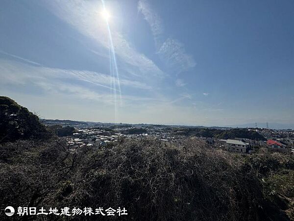 【眺望現地】爽やかな風と柔らかく降り注ぐ陽光を感じて頂けます。心地良い開放感が暮らしにゆとりと充足感をもたらします
