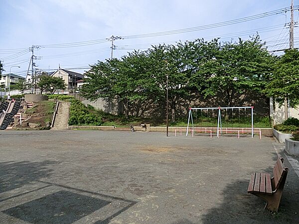 出刈場公園350ｍ