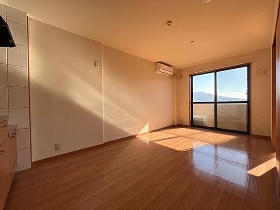 Happy・Full_内装_2