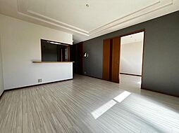 プリムロウズ 2階2LDKのリビング/ダイニング