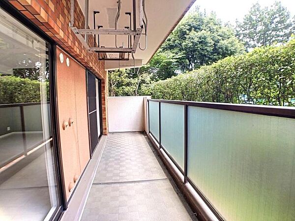広々としたバルコニーには洗濯物もたくさん干せます！