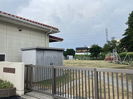 一番畑保育園まで 413m 徒歩約6分●遠足、運動会、クリスマス会など、様々な行事を行っています。早朝保育(午前7時30分~)、延長保育(~午後7時)、などの特別保育もあります。