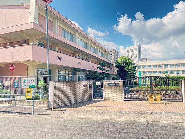 高蔵小学校まで　300m　徒歩約4分●教育目標「人間性豊かな児童の育成」　市内でも数少ない難聴・言語障害の通級教室が設置された学校です