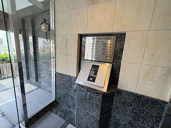 オートロック付き共有玄関で不審者をシャットアウト！お子さまのお留守番にも安心ですね！