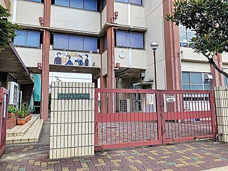 今池中学校まで 280m 徒歩約4分●教訓:共に生きる。地域との強い結びつきを持つ中学校です。都心部でありながら広々としたグランドがあります。部活動:サッカー部等