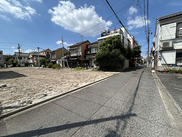 保育園、小学校、公園が徒歩約9分以内で、小さなお子様がいる子育て世帯にもおすすめの土地です。