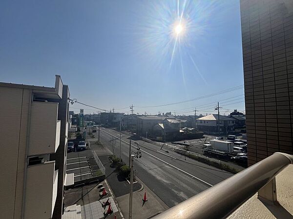 バルコニーからは街並みを見渡せます♪