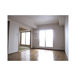 ウエストヒルコート 302 3階3LDKのリビング/ダイニング