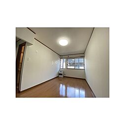 オークツリーI 102 1階1LDKのリビング/ダイニング